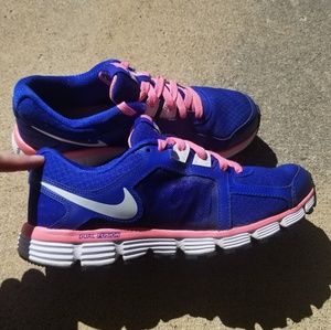 Nike Dual Fusion St 2 Running Shoes